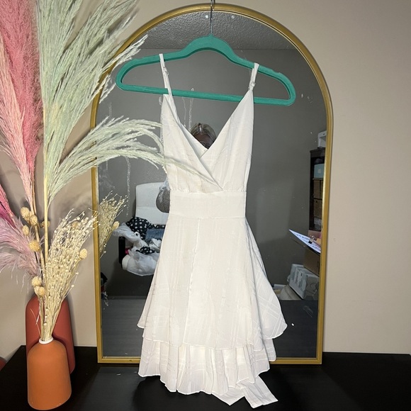 Brand New never worn Shein romper!​ - Picture 3 of 3